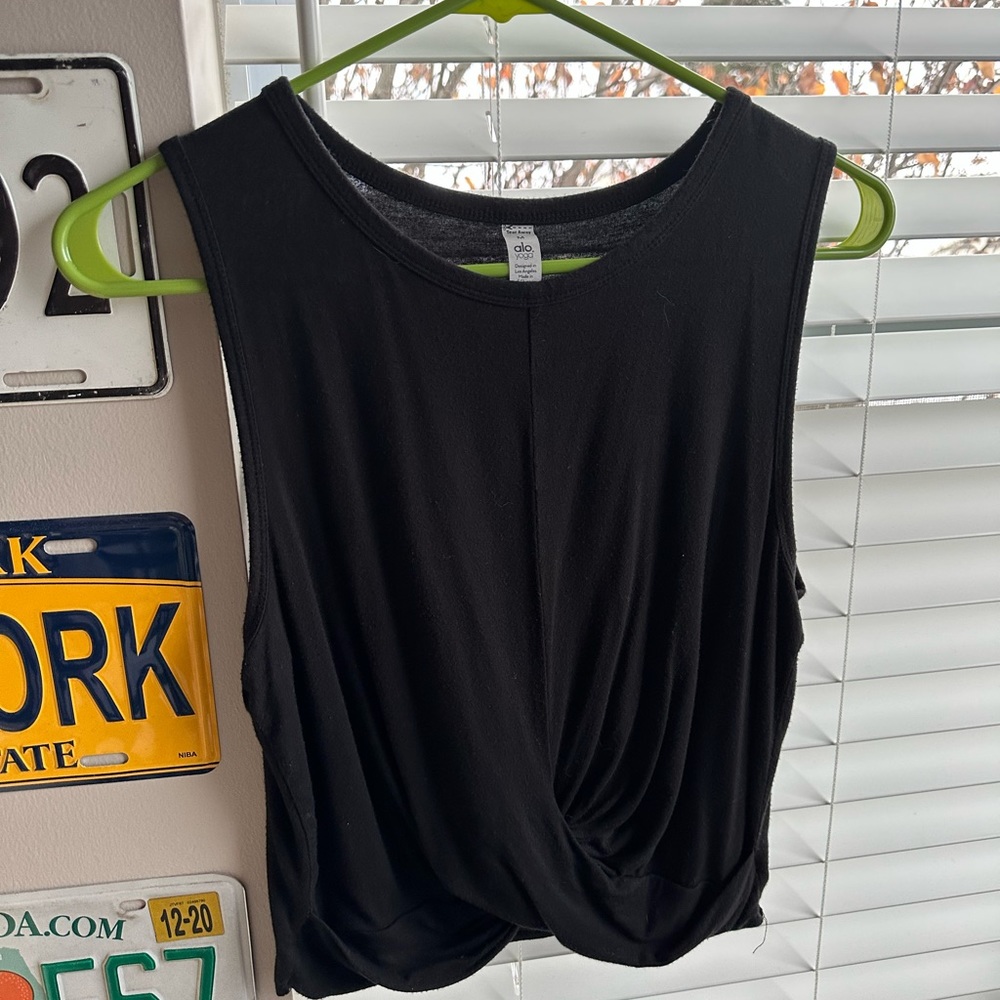 Alo yoga twist crop top